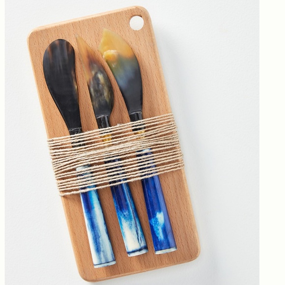 Ina Cheese Knives and Board Boho Peasant Farm Shell Style Modern Chic Knife Set - Picture 1 of 2